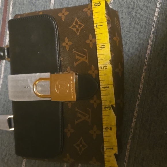 Adorable Handbag - Picture 7 of 8